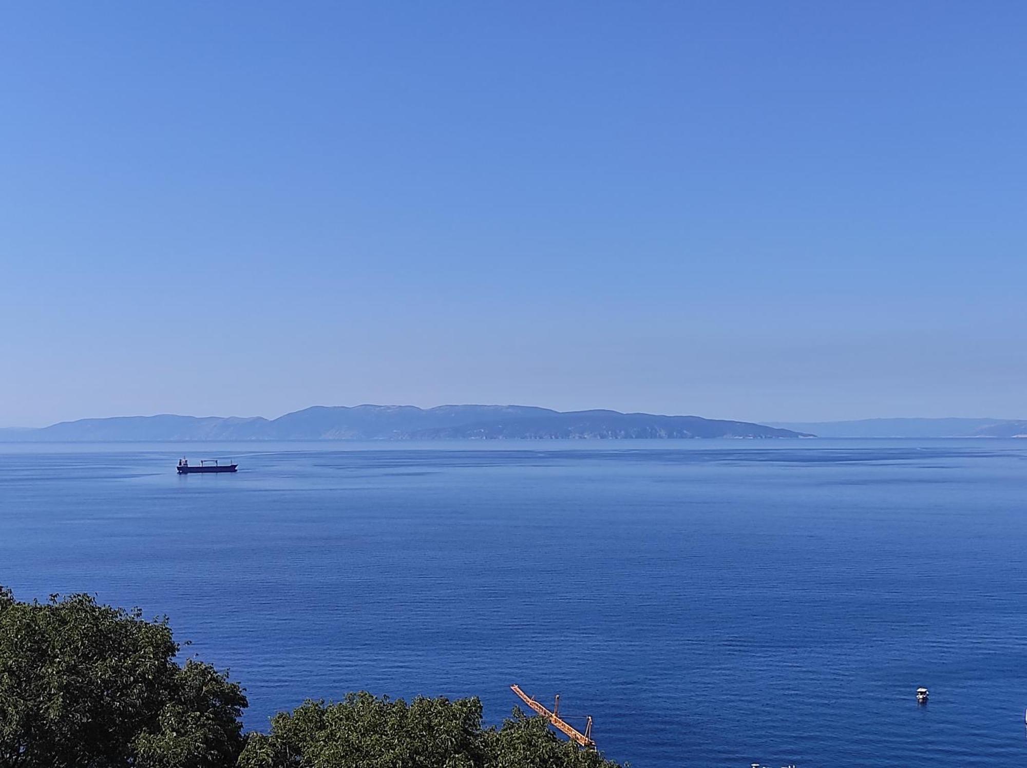 Yuriel - Sea View